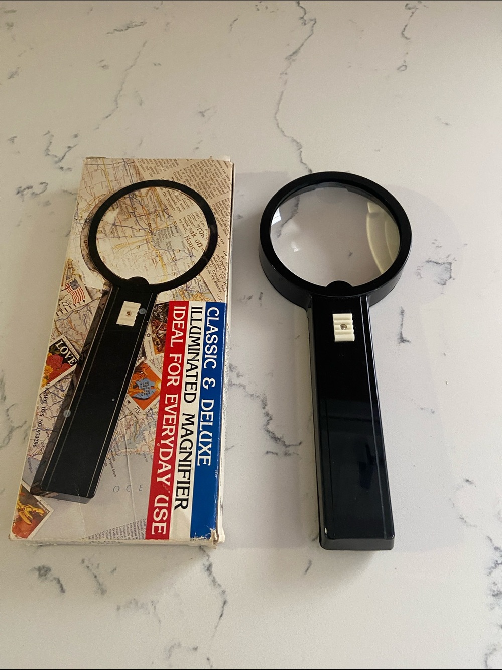 Classic Deluxe Illuminated Magnifying Glass Working Boxed
